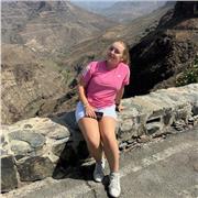 Monitora de inglés, tengo el B2 del Cambridge y he estado de intercambio en Berin y Suecia. Daria clases a pequeños